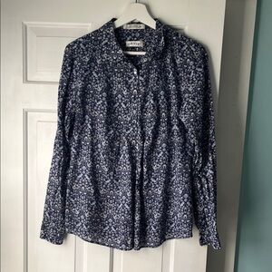 Orvis Women's Blue Ditsy Floral Button Down Shirt Blouse 100% Cotton M